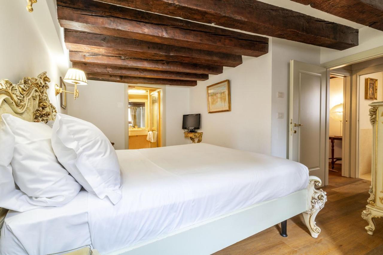 Gondola Luxury - Campo Santi Filippo E Giacomo By Wonderful Italy * Venetië