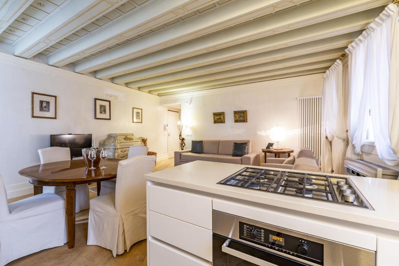 Gondola Luxury - Campo Santi Filippo E Giacomo By Wonderful Italy Appartement Venetië