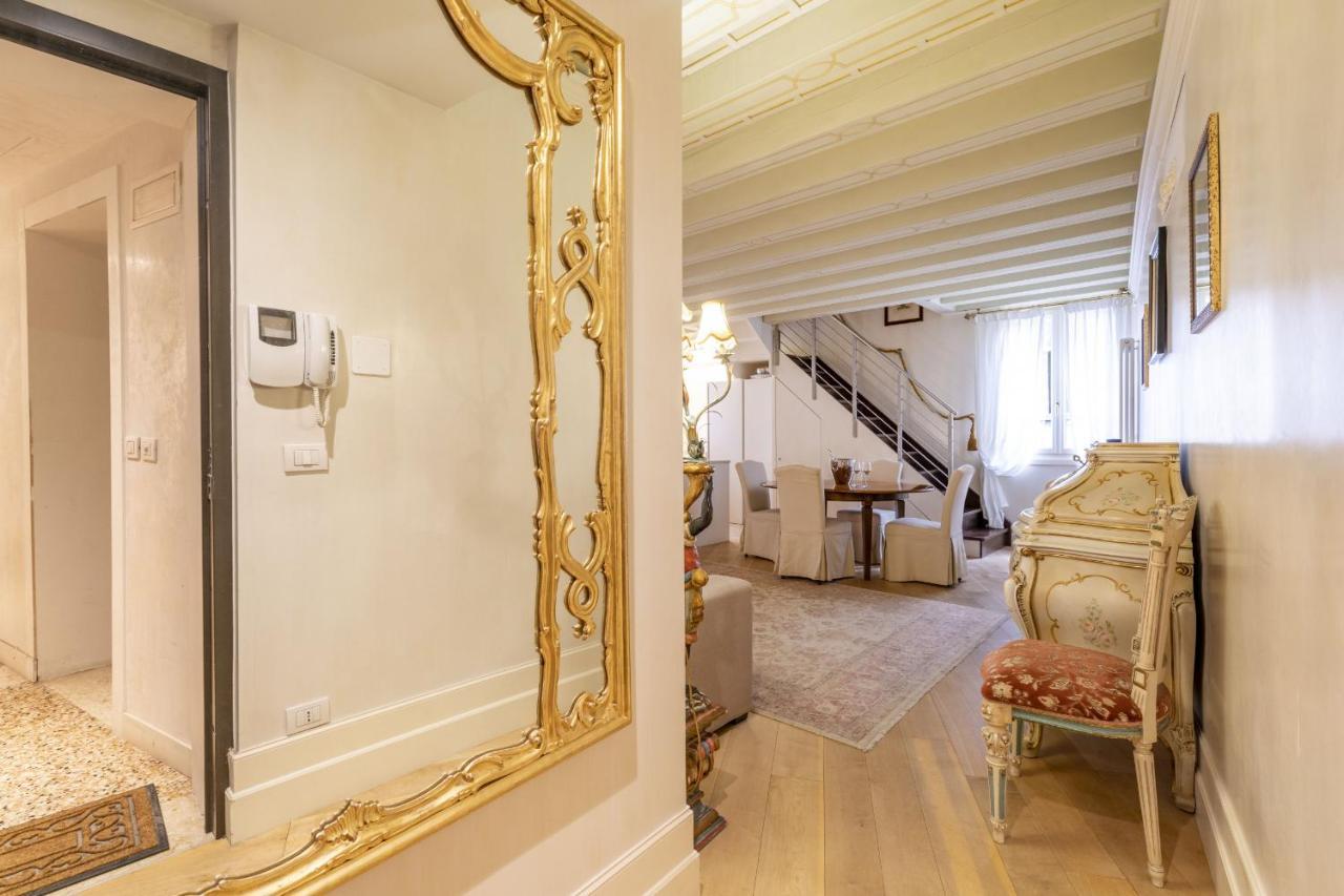 Gondola Luxury - Campo Santi Filippo E Giacomo By Wonderful Italy Venetië
