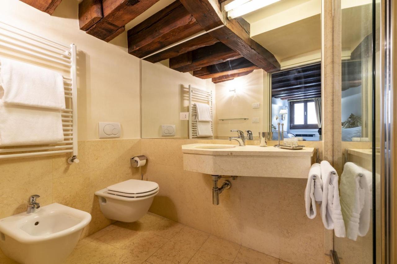 Appartement Gondola Luxury - Campo Santi Filippo E Giacomo By Wonderful Italy Venetië