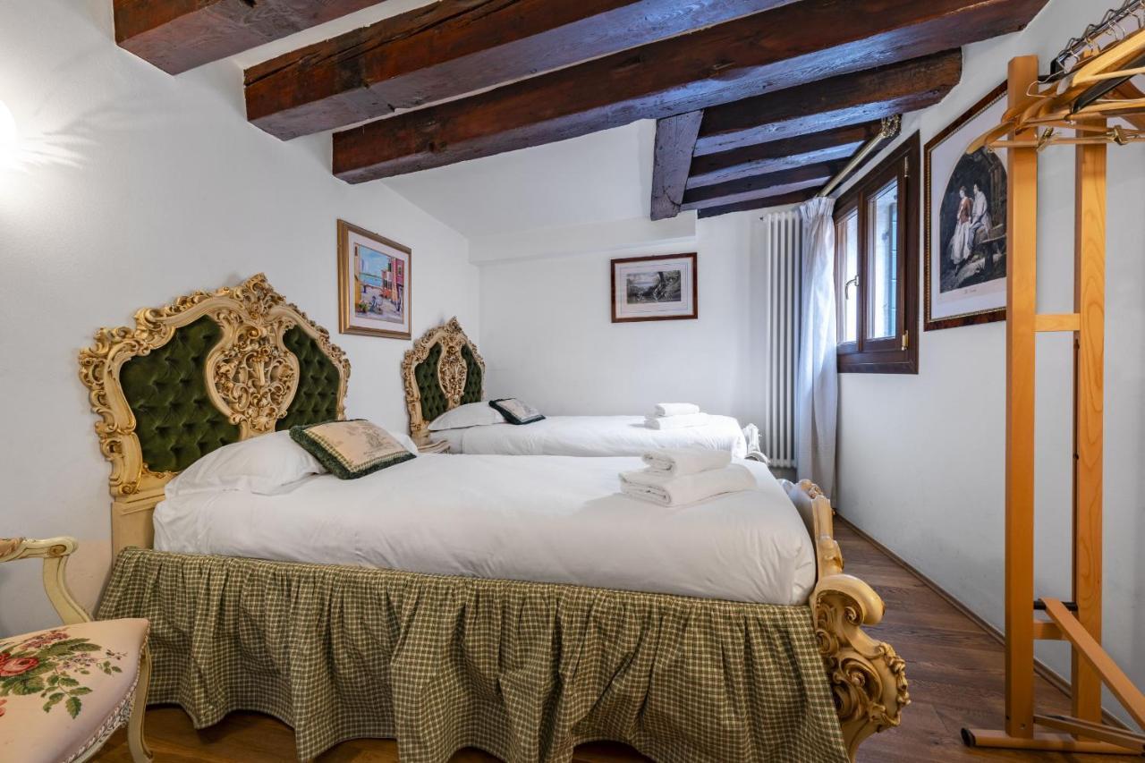 Gondola Luxury - Campo Santi Filippo E Giacomo By Wonderful Italy Venetië